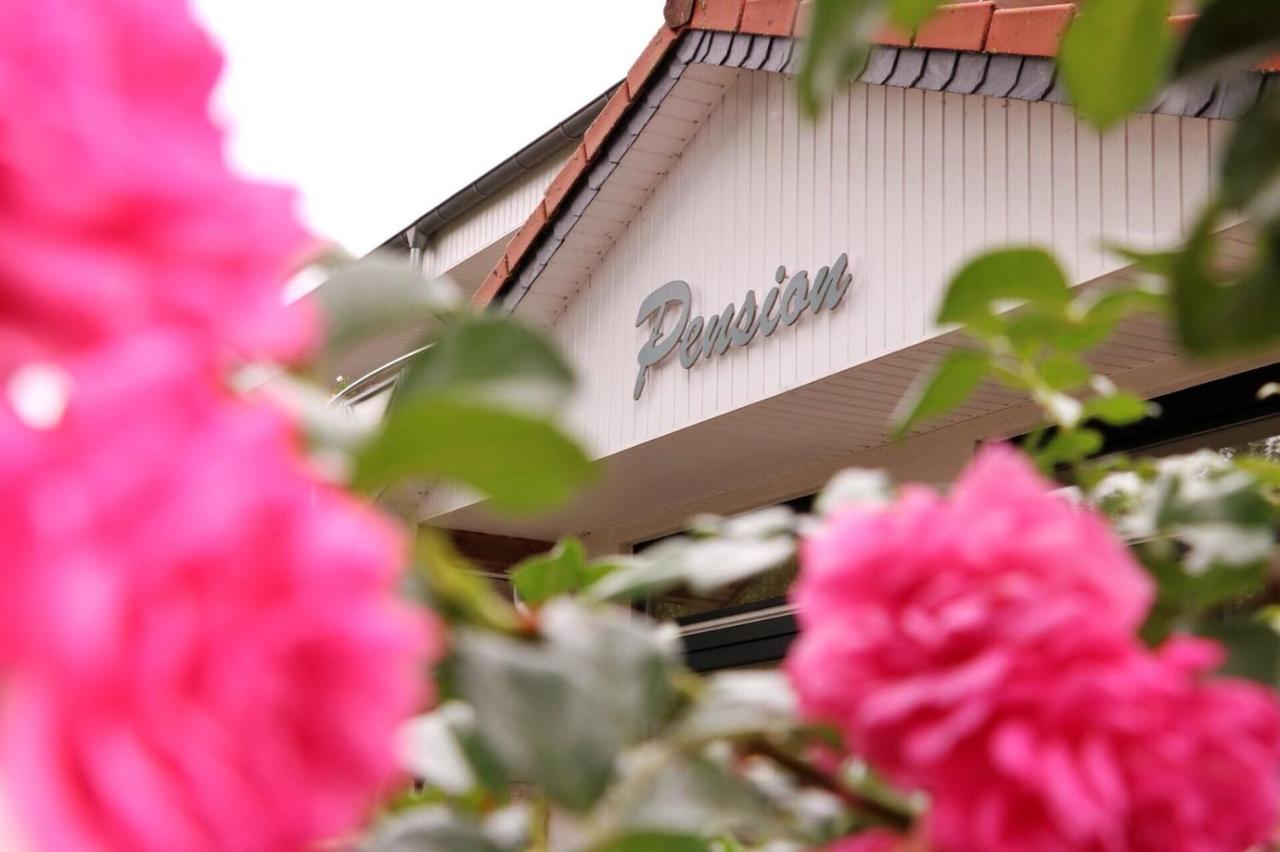 Pension " Zu Den Linden" Trin Trinwillershagen Exterior foto